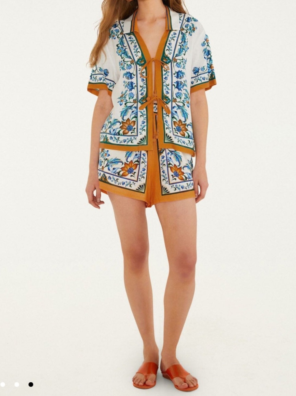 FARM Rio Off-White Floral Tile shorts